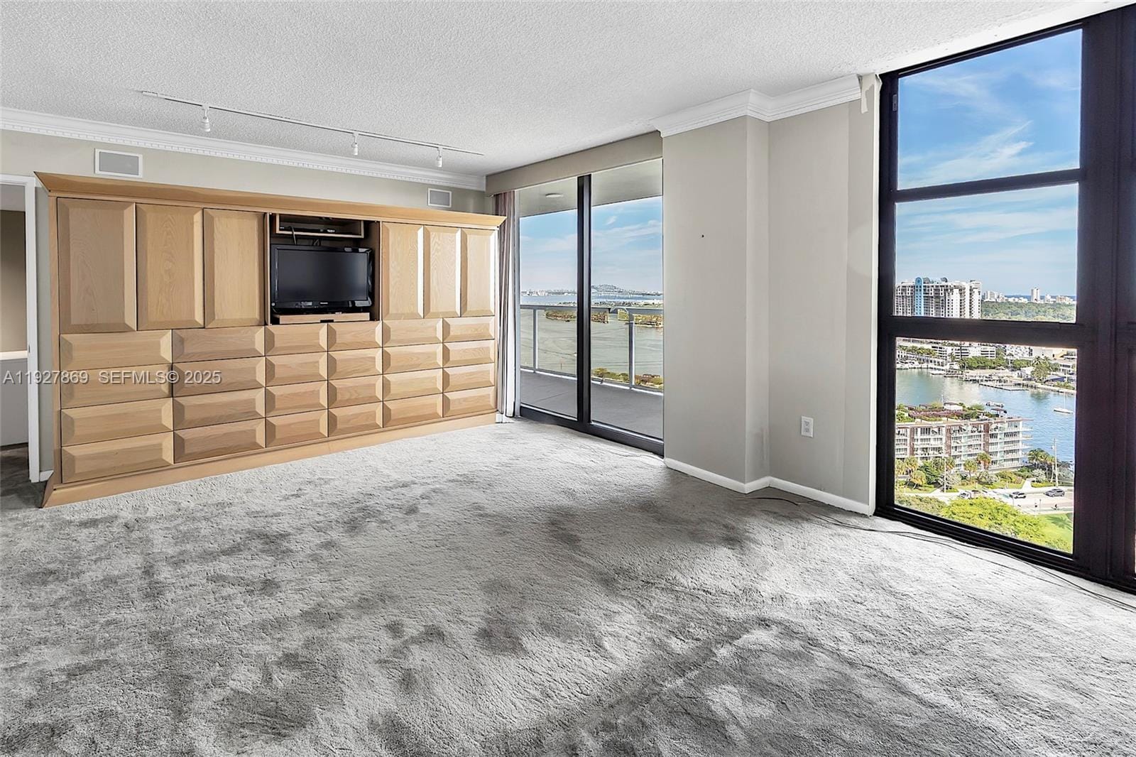 9 Island Avenue 2414 — photo 7