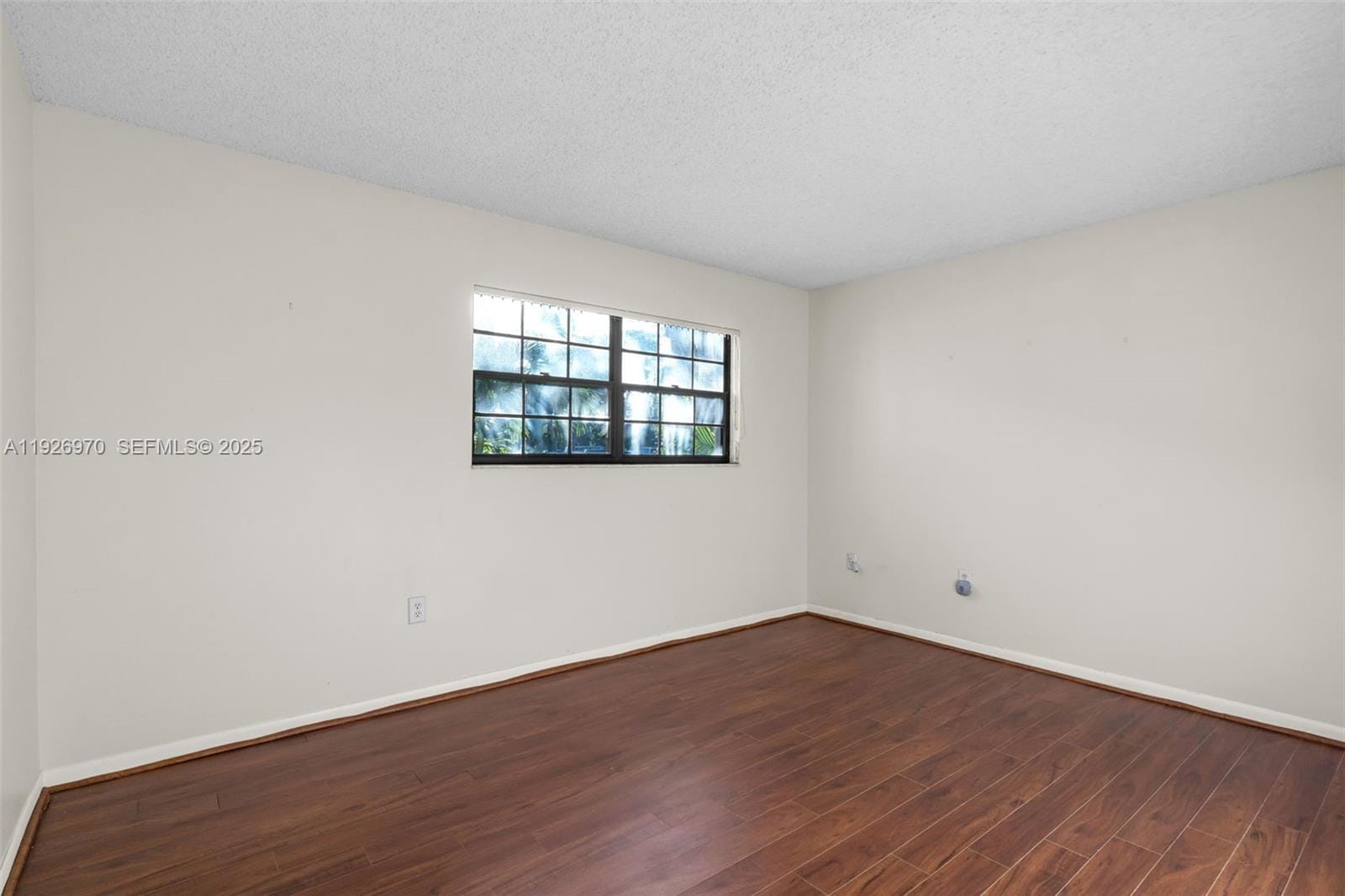907 NE 199th Street 101, Miami, FL 33179 photo 16