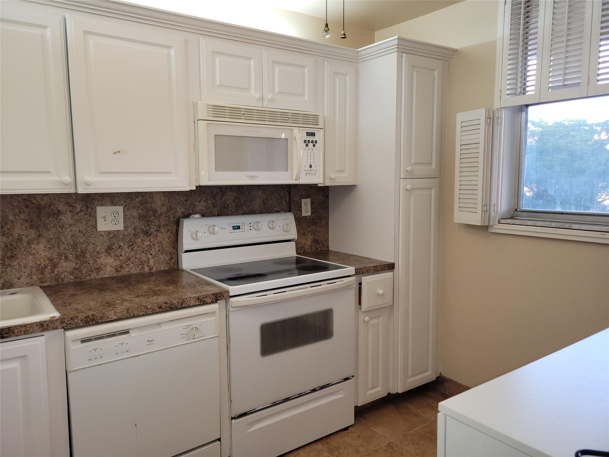3671 Environ Boulevard 468, Lauderhill, FL 33319, Lauderhill