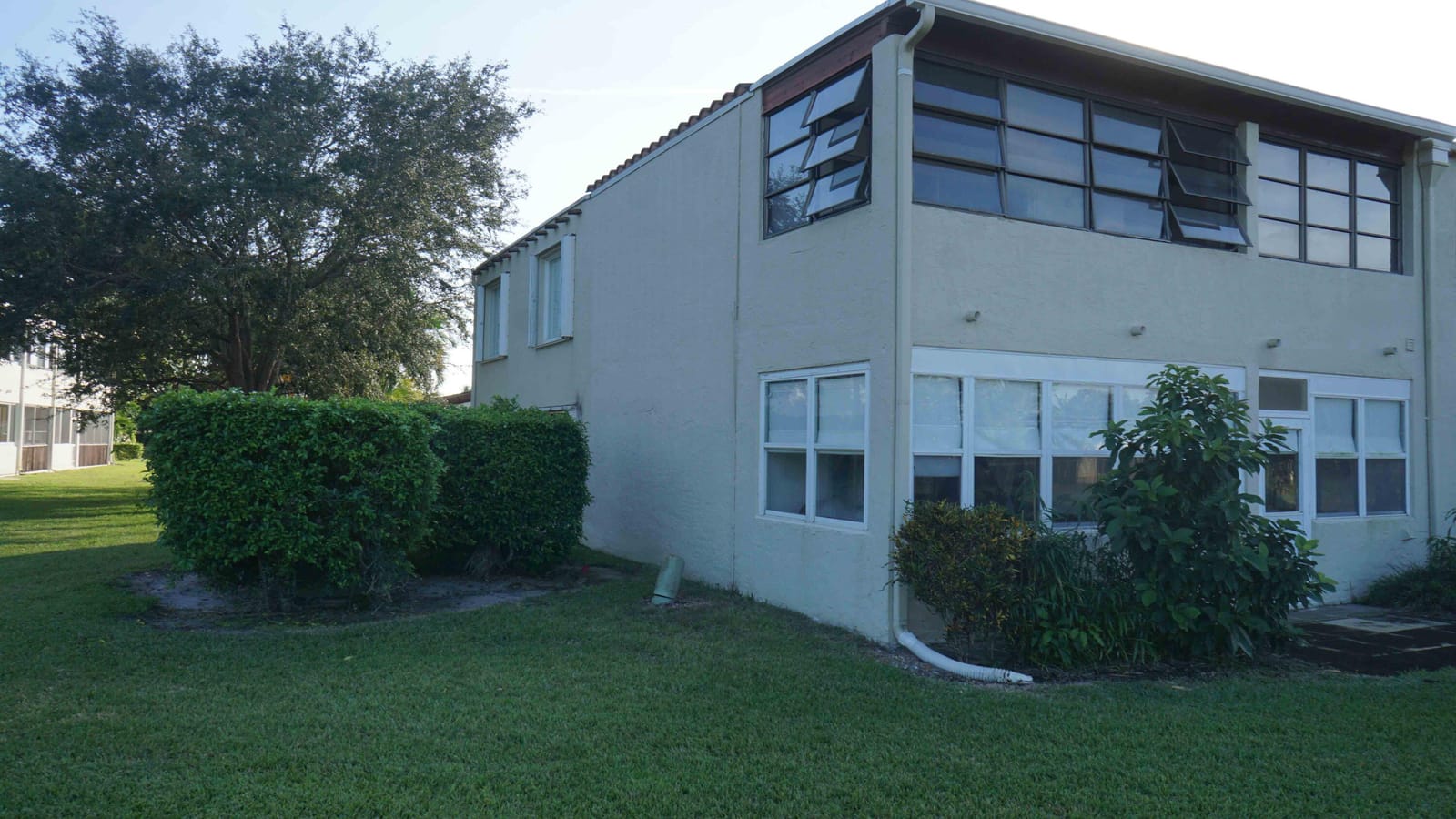 2601 Boundbrook Boulevard 206, Palm Springs, FL 33406 photo 4