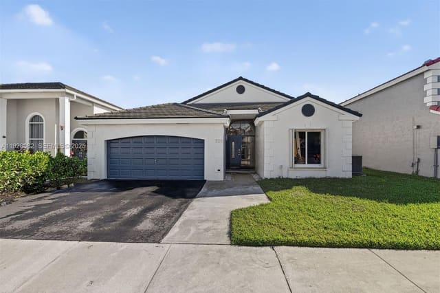 720 Rock Hill Avenue, Davie, FL 33325