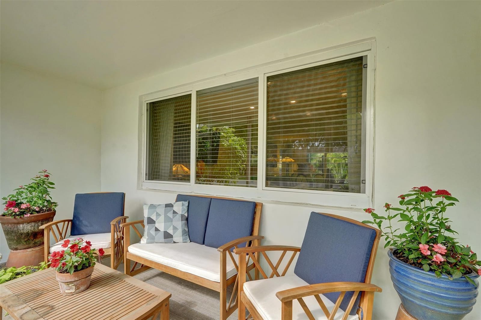 1701 NE 27th Drive — photo 4