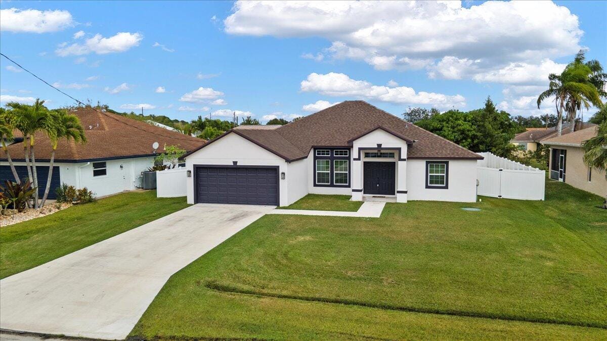 5207 NW South Lovoy Circle, Port St. Lucie, FL 34986