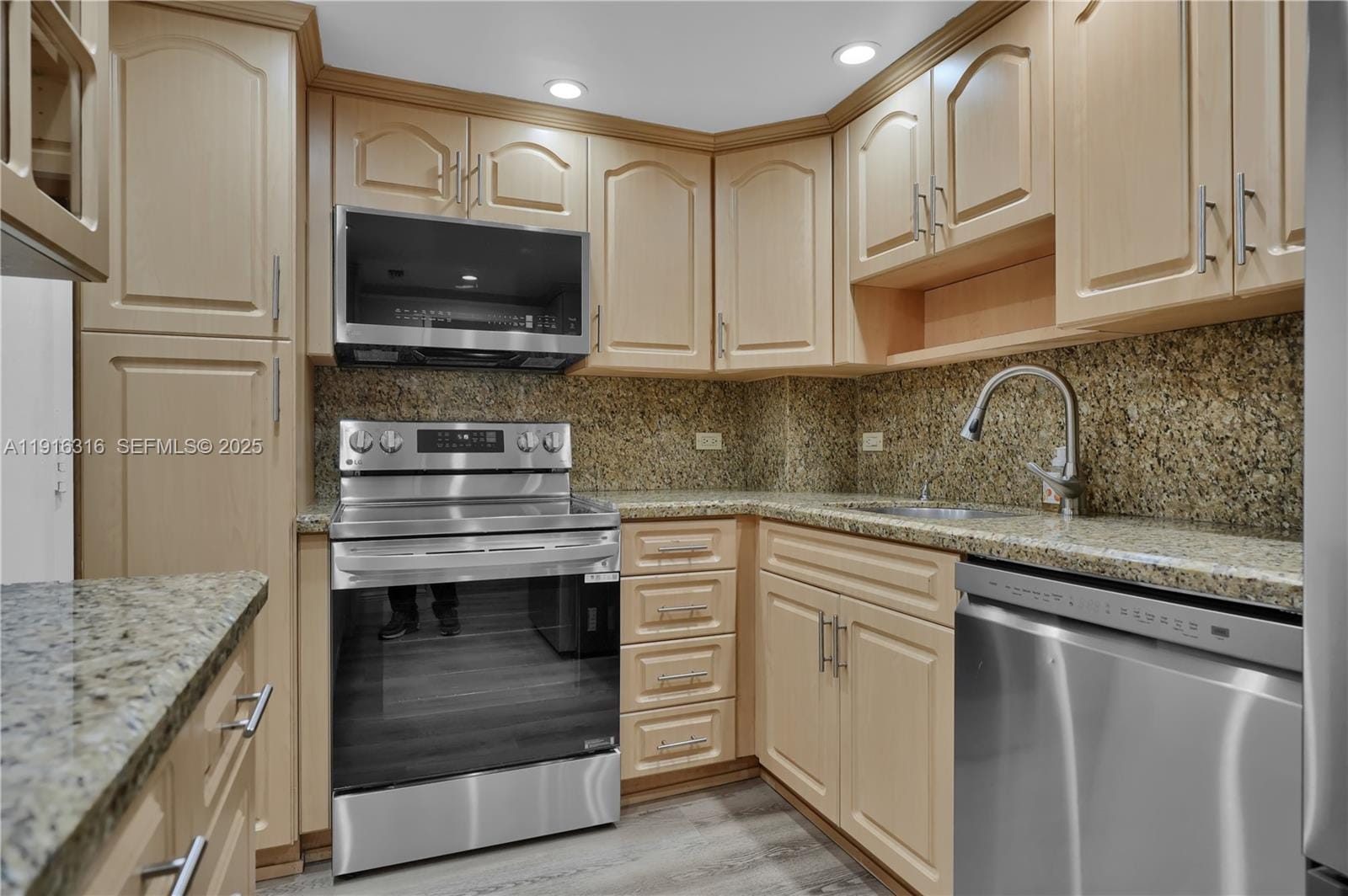 5005 Collins Avenue 402, Miami Beach, FL 33140 photo 5