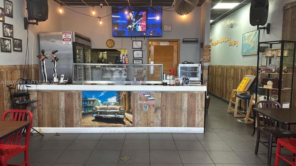 22069 S Dixie Highway, Miami, FL 33170