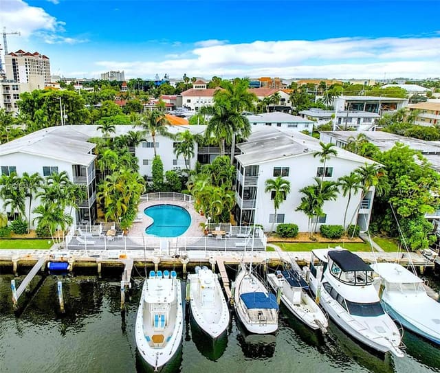 1535 SE 15th Street 109, sold in Harbor View Apts Condo, Fort Lauderdale, FL