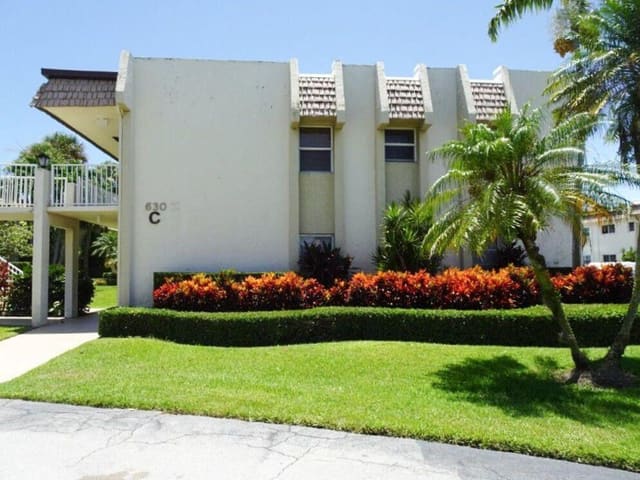 630 Snug Harbor Drive C6, sold in Snug Harbor Gardens Condo, Boynton Beach, FL