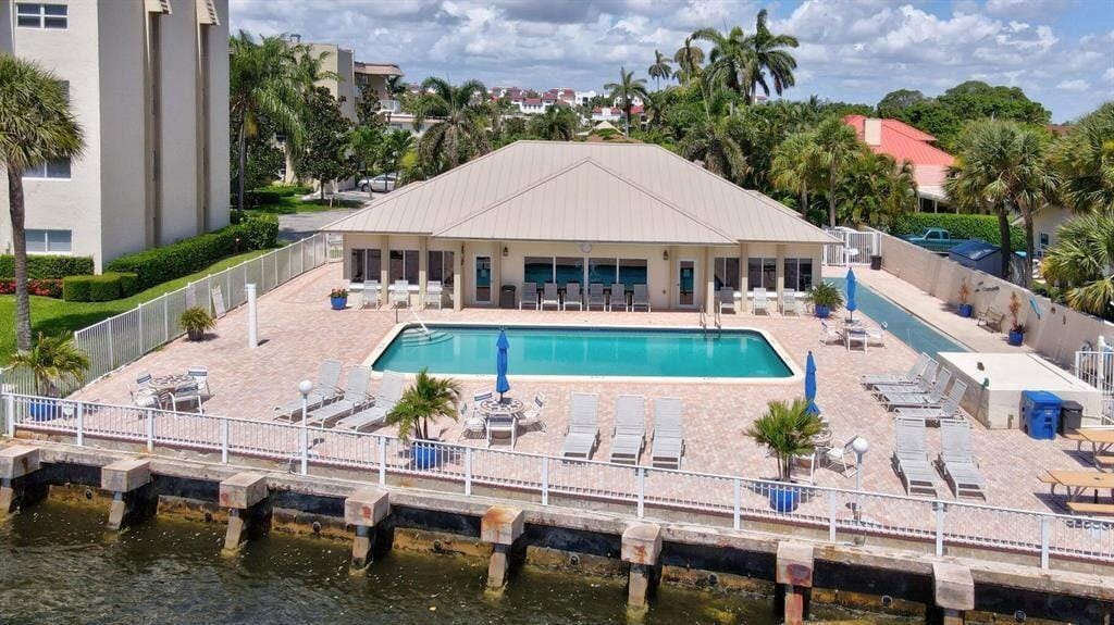 630 Snug Harbor Drive C6, Boynton Beach, FL 33435 photo 12