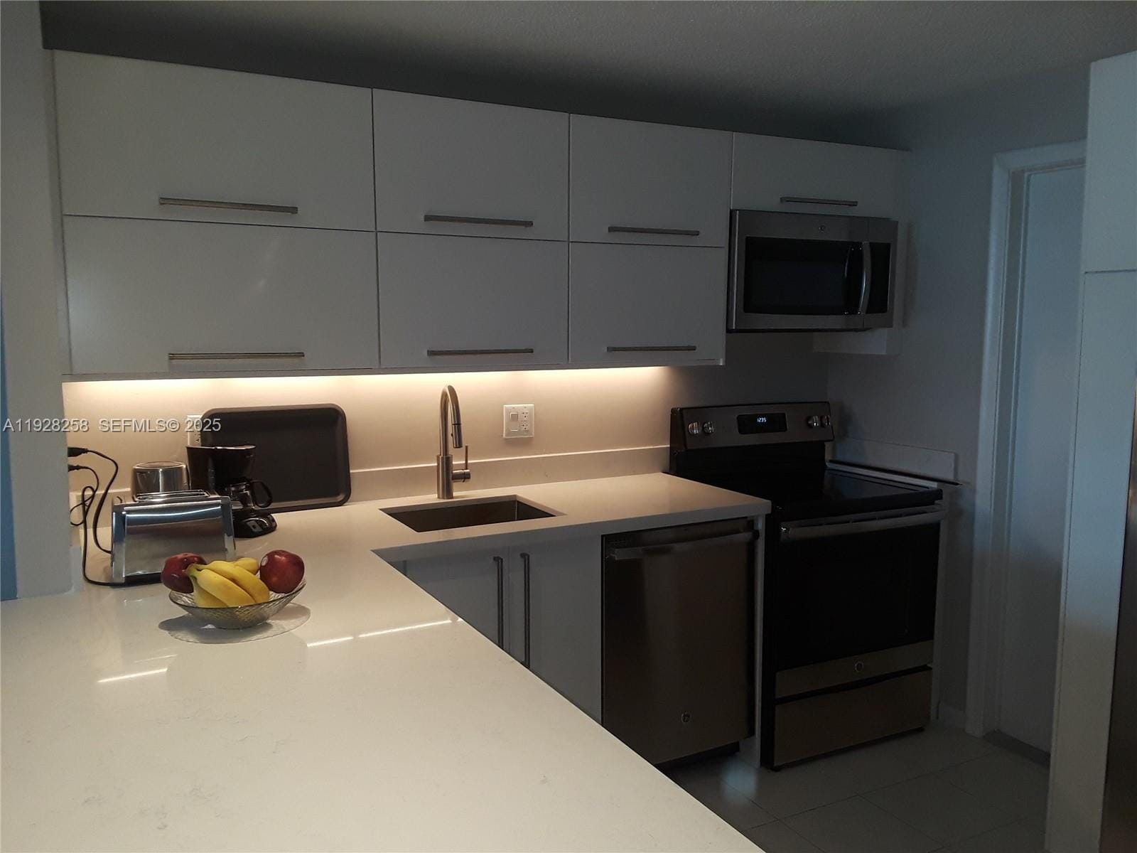 1801 S Ocean Drive PH33, Hallandale Beach, FL 33009 photo 6