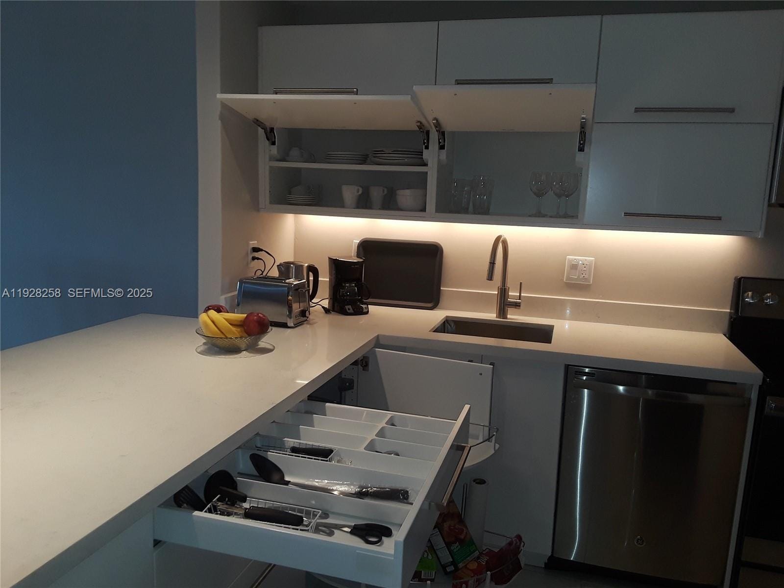1801 S Ocean Drive PH33, Hallandale Beach, FL 33009 photo 7