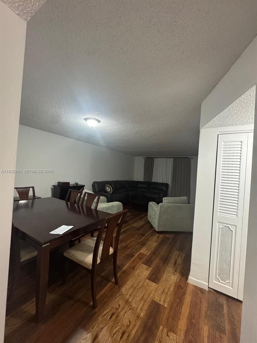 2800 Someset Drive 404 — photo 2
