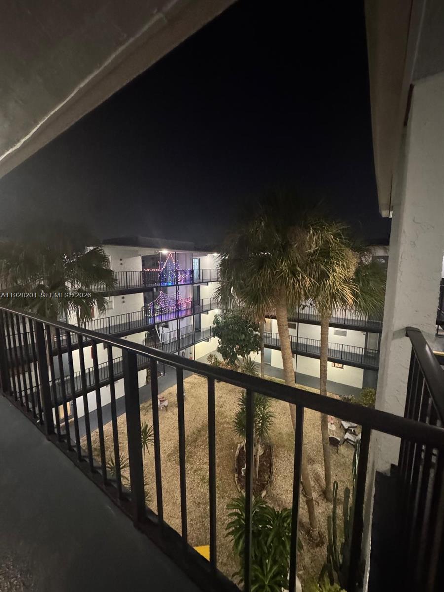 2800 Someset Drive 404, Lauderdale Lakes, FL 33311, Lauderdale Lakes