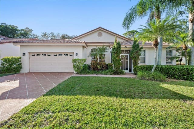 180 Egret Circle, Greenacres, FL 33413