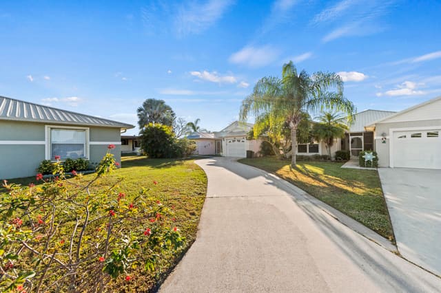 14191 Cisne Circle, Spanish Lakes Fairways Ne, Fort Pierce, FL