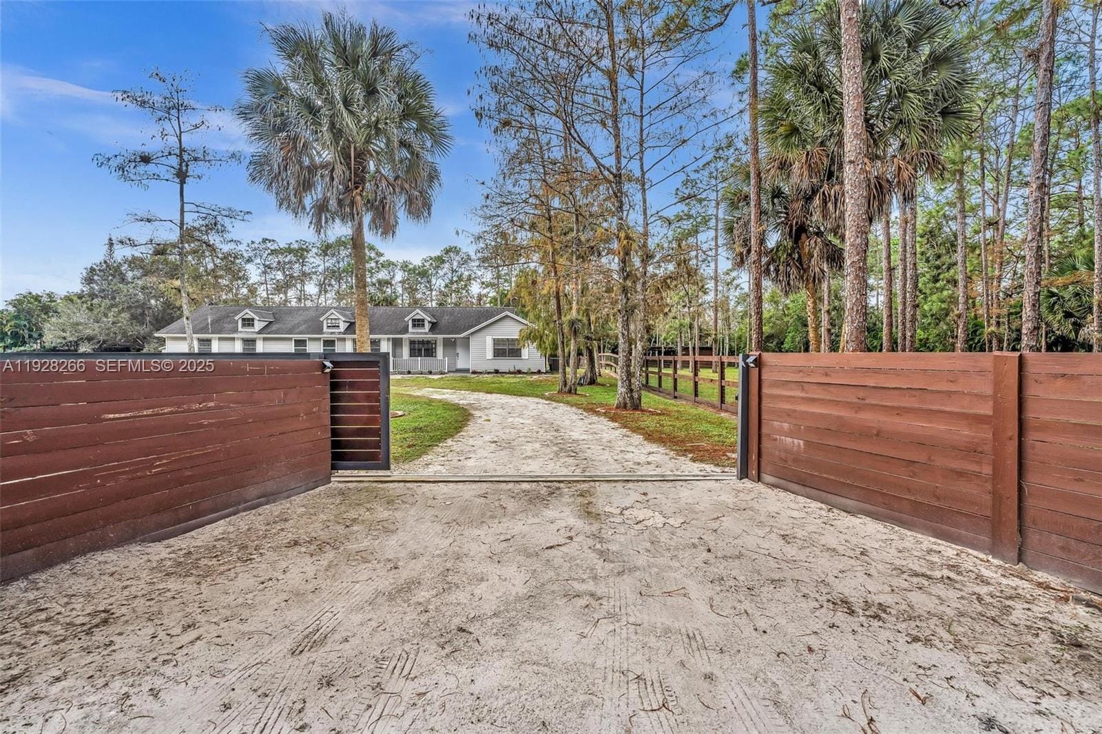 15120 Roberts Way — photo 3