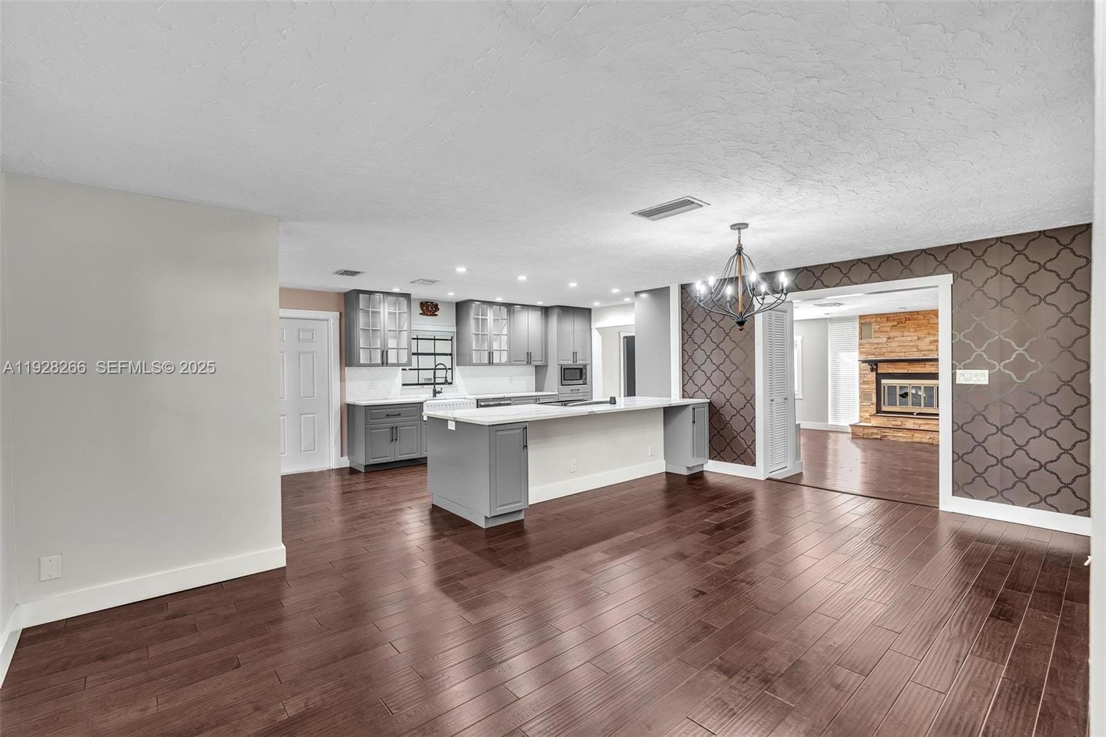 15120 Roberts Way — photo 8