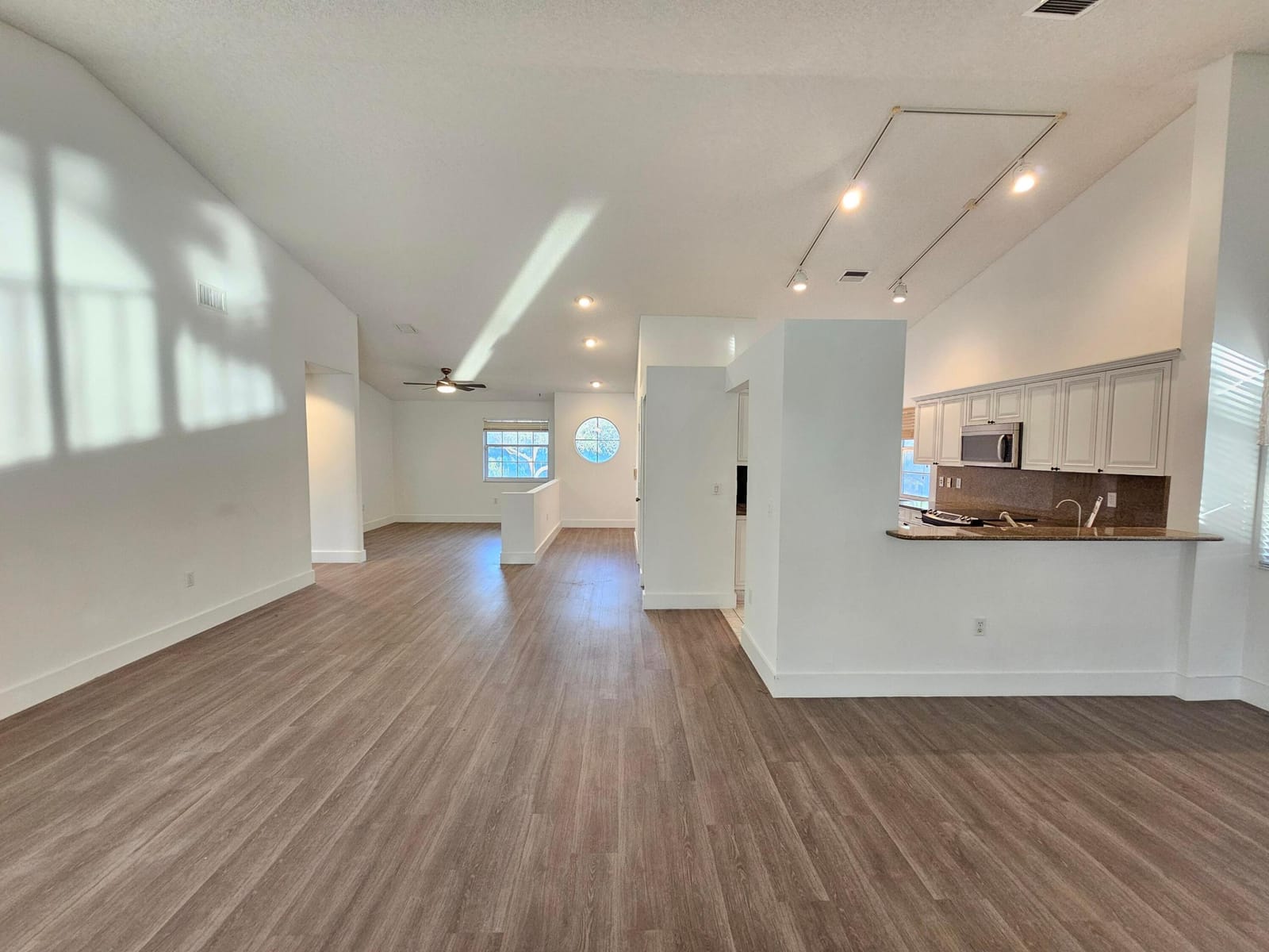 9637 Shadybrook Drive 201 — photo 4