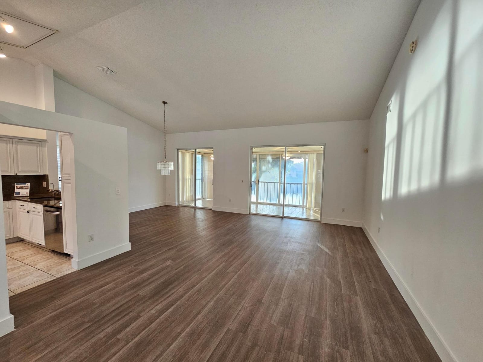 9637 Shadybrook Drive 201 — photo 5