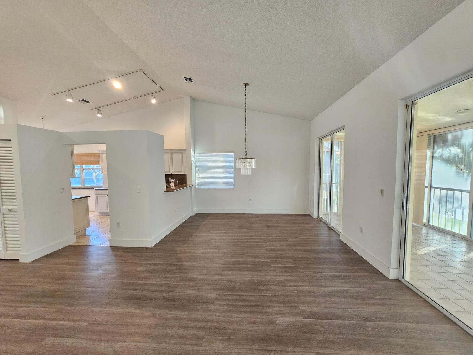 9637 Shadybrook Drive 201 — photo 6