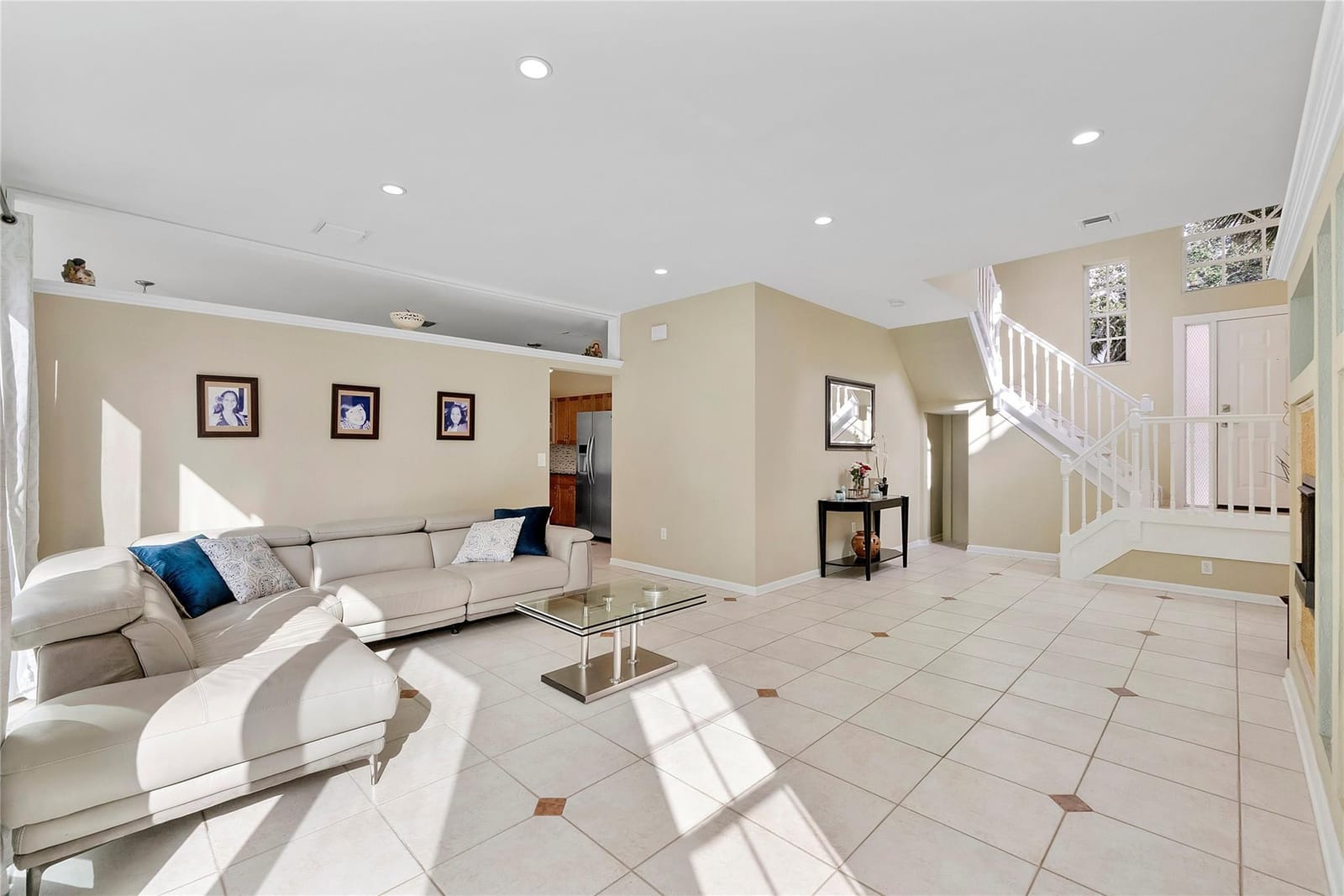 659 NW 88th Drive — photo 3