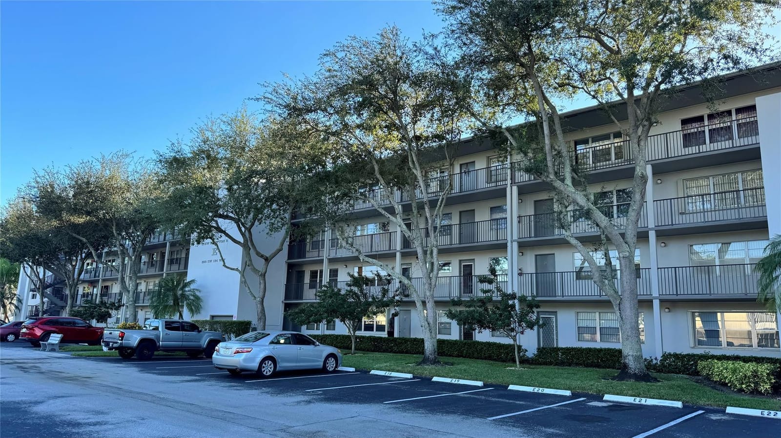 300 SW 134th Way 304E — photo 2