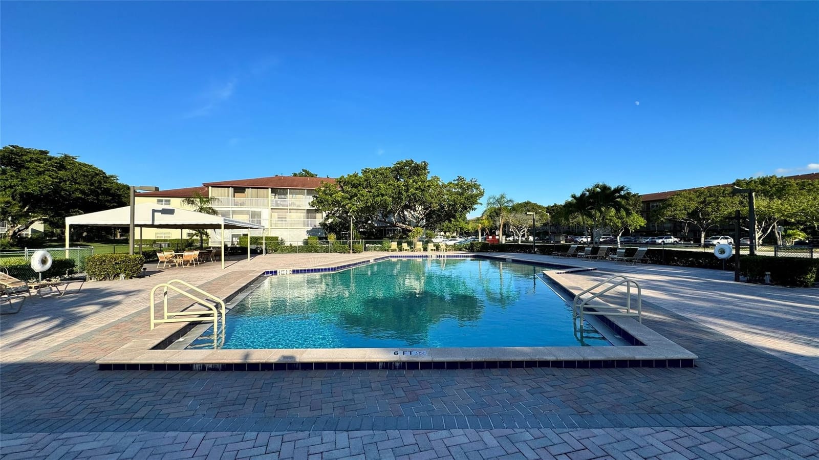 300 SW 134th Way 304E — photo 3