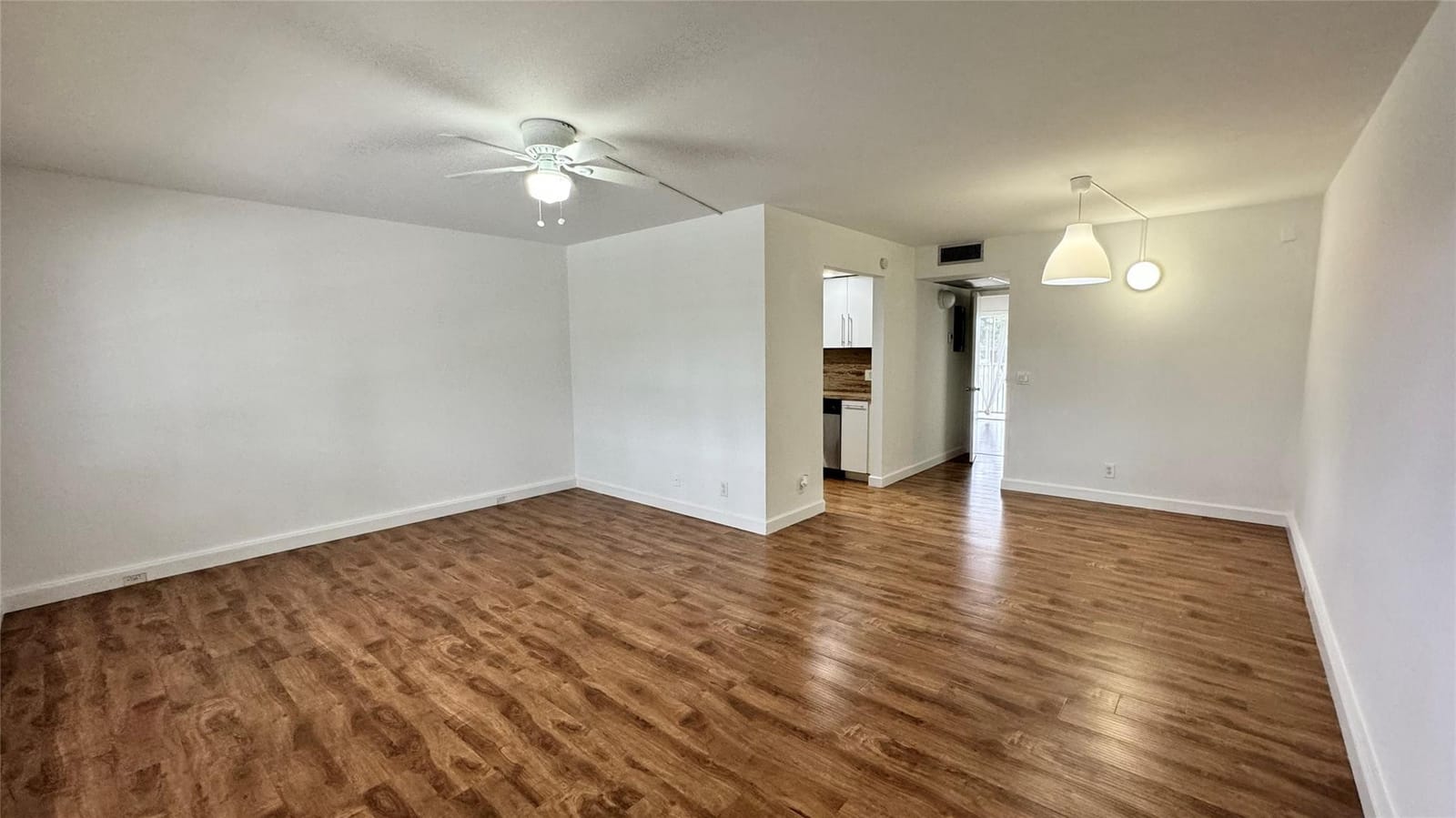 300 SW 134th Way 304E — photo 5