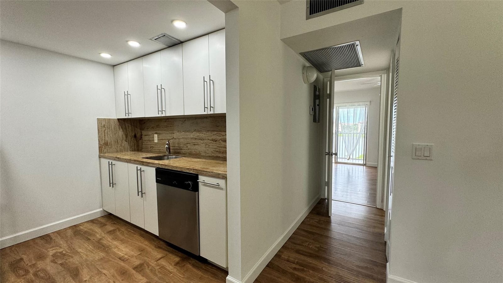 300 SW 134th Way 304E — photo 7