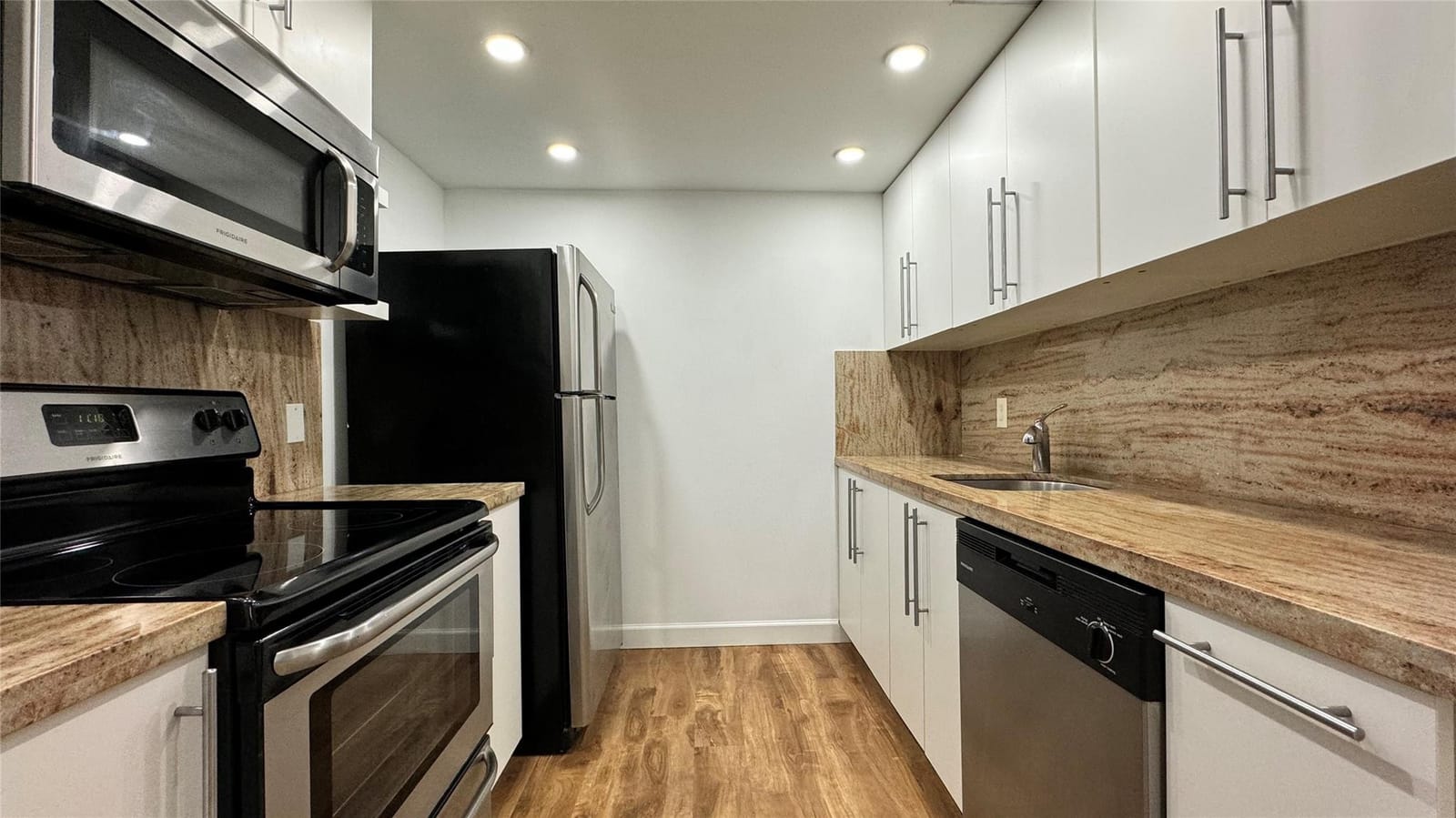 300 SW 134th Way 304E — photo 8