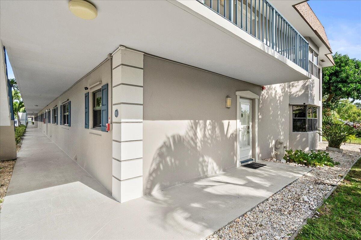 755 Saturn Street H101 — photo 3