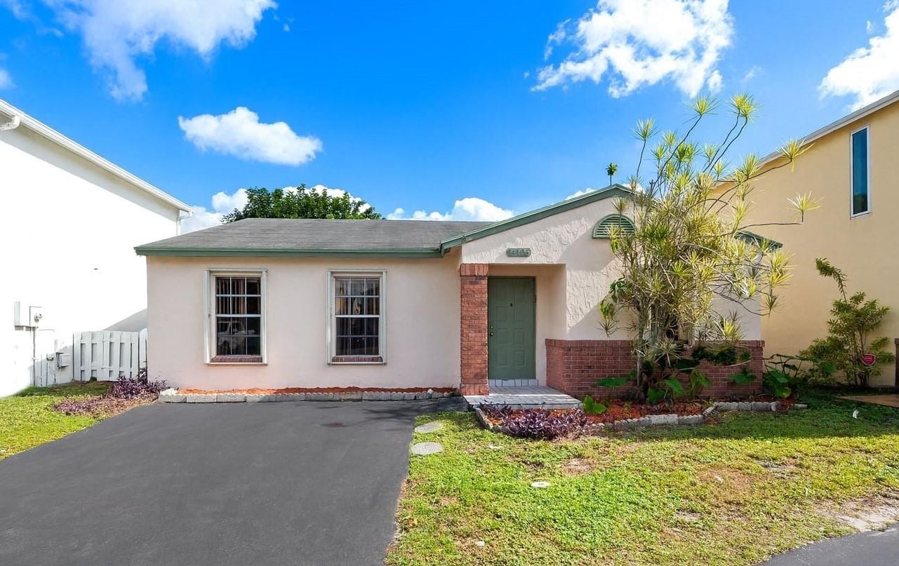 14106 Langley Place, Davie, FL 33325