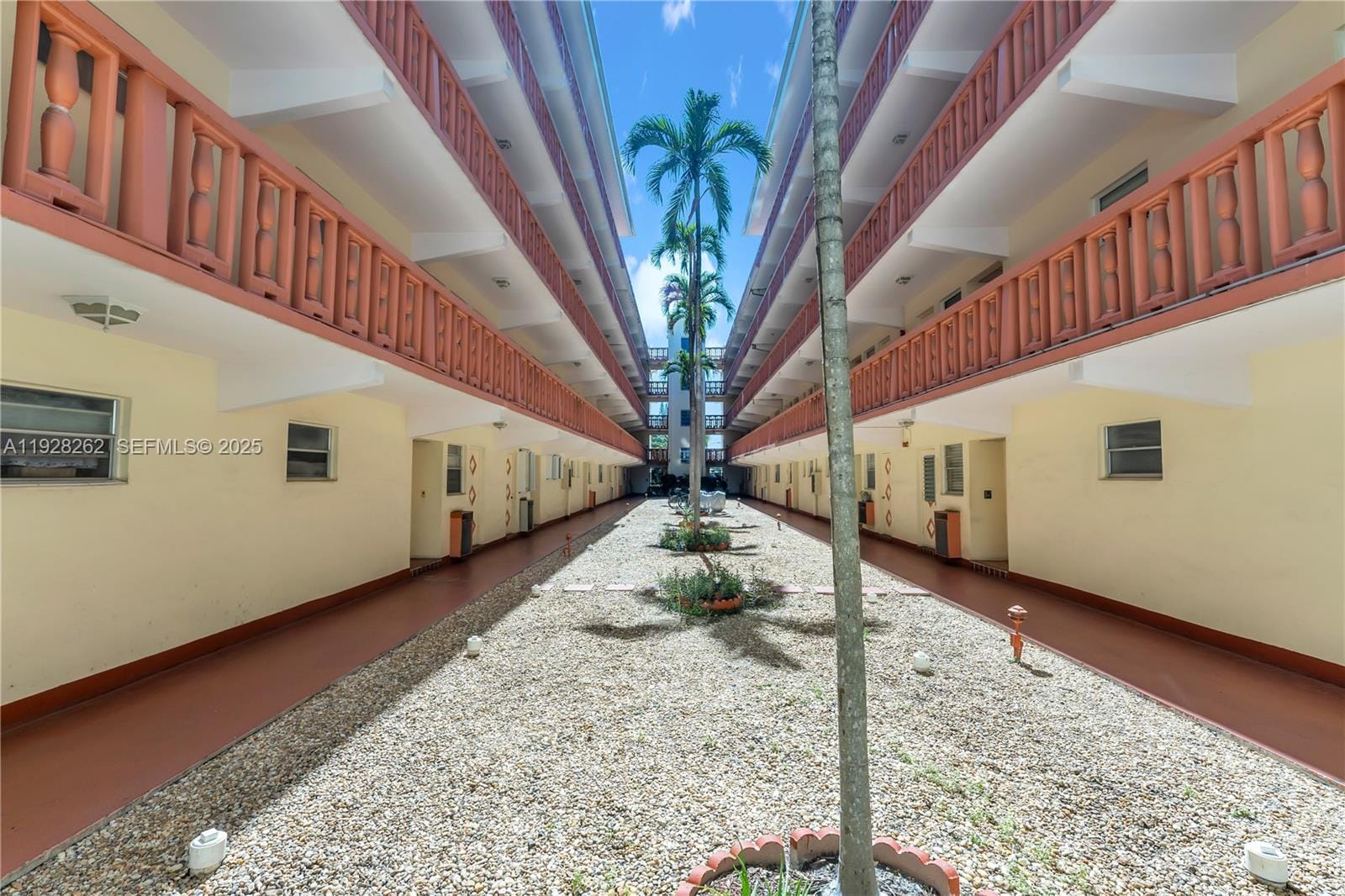 215 SE 3rd Avenue 407B, Hallandale Beach, FL 33009 photo 18