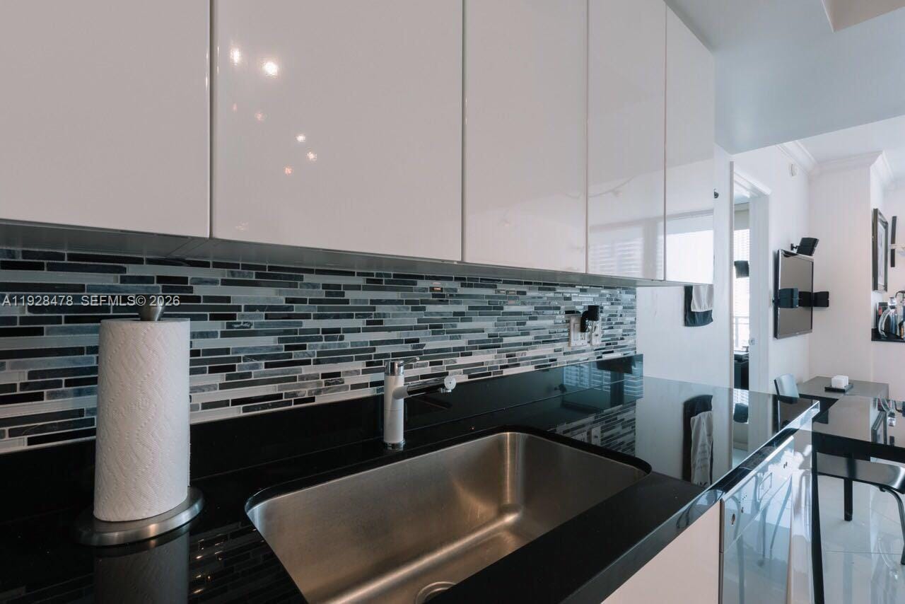 92 SW 3rd Street 1512, Miami, FL 33130 photo 2