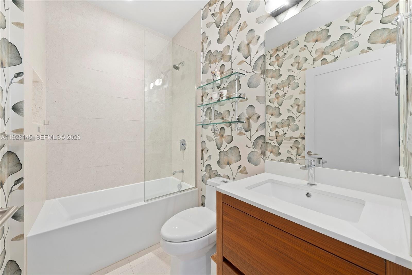 3581 E Glencoe Street 403, Miami, FL 33133 photo 24