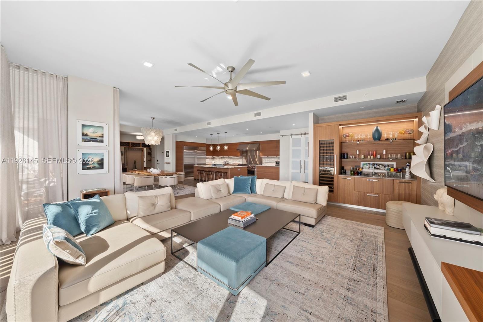 3581 E Glencoe Street 403, Miami, FL 33133 photo 7
