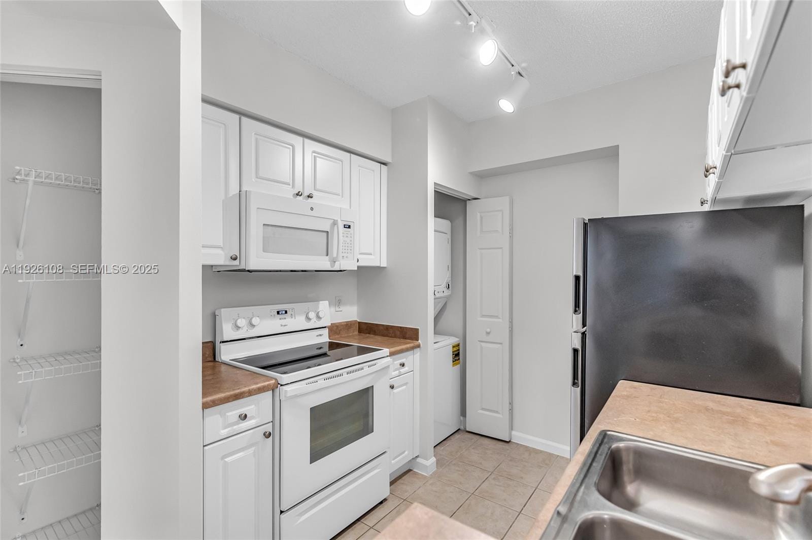 17150 N Bay Road 2301, Sunny Isles Beach, FL 33160 photo 8