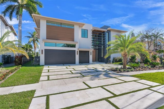 4910 NE 27th Avenue, Lighthouse Point, FL 33064