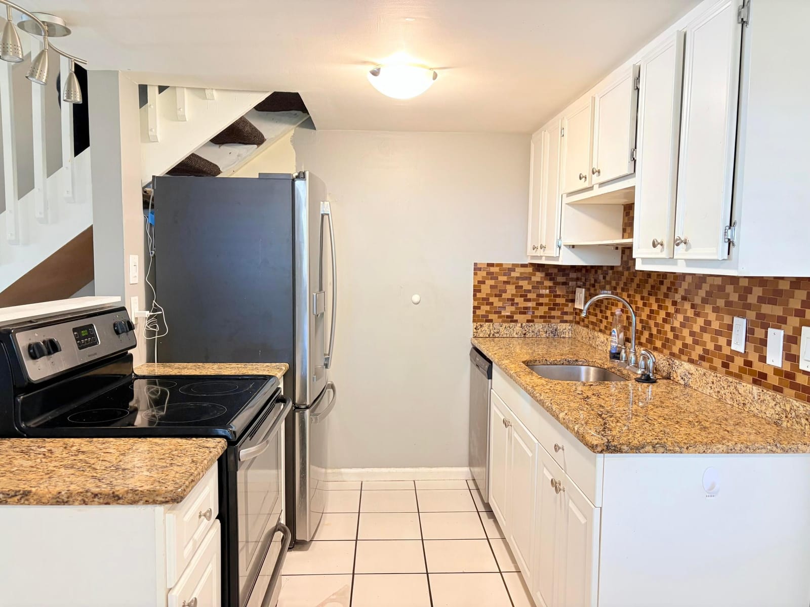 1455 Holly Heights Drive 22 — photo 7