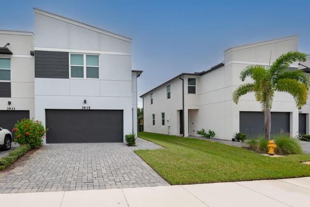 3935 SE Mentmore Lane, sold in Trillium, Stuart, FL