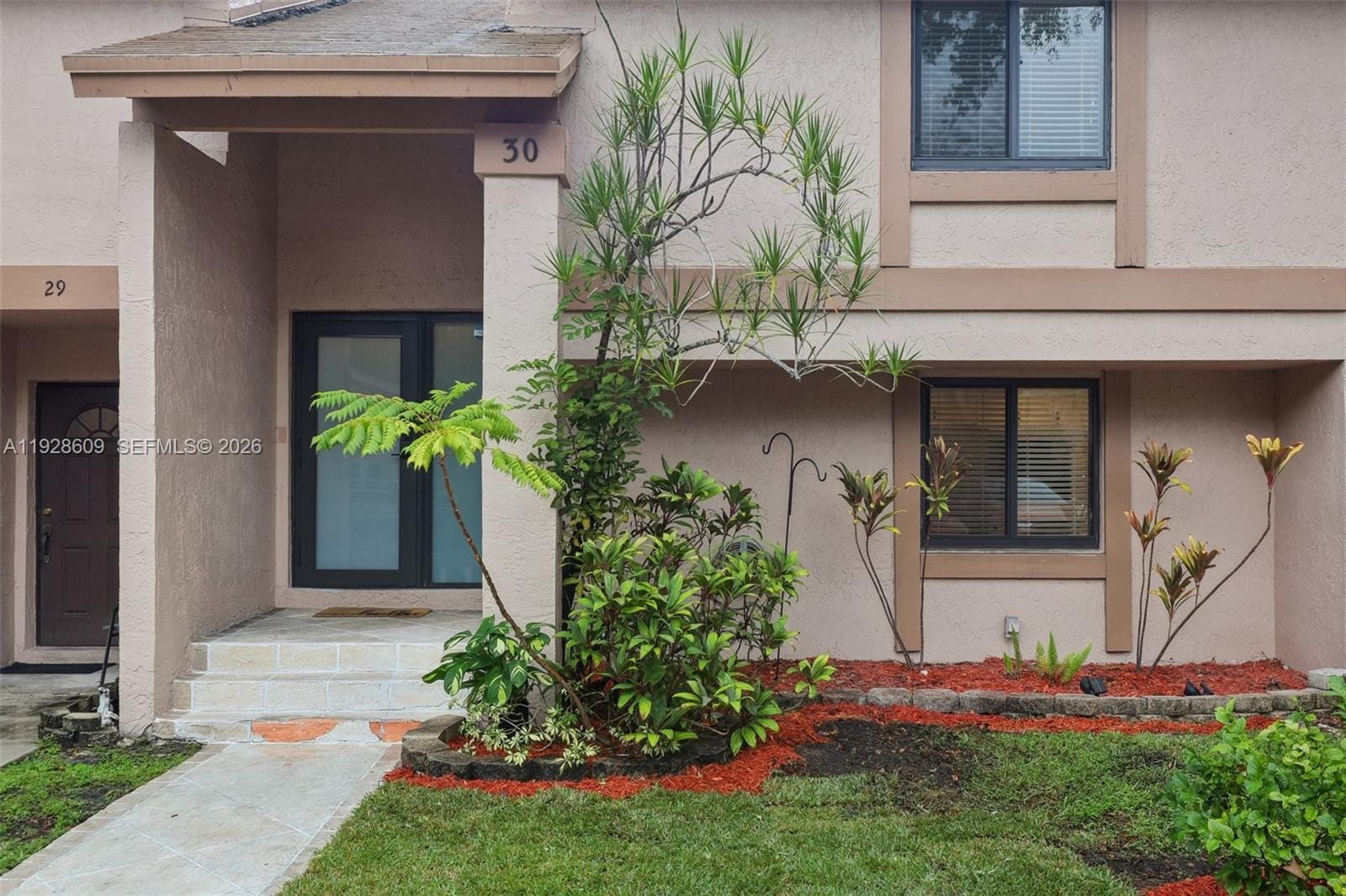 30 Chestnut Circle — photo 2