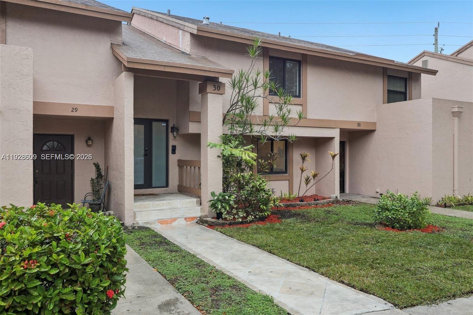 30 Chestnut Circle, Cooper City, FL 33026, Cooper City