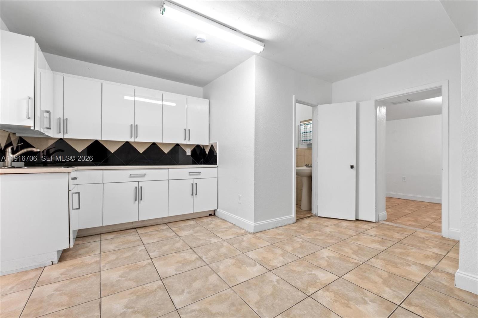 2262 NW 4th Street, Miami, FL 33125 photo 14