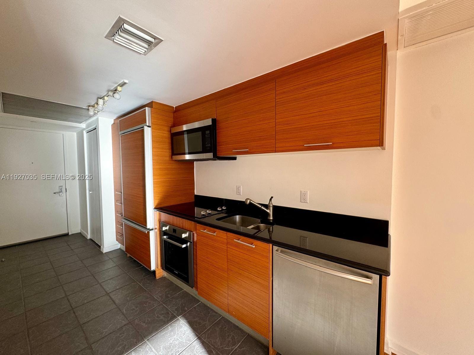 50 Biscayne Boulevard 1703 — photo 12
