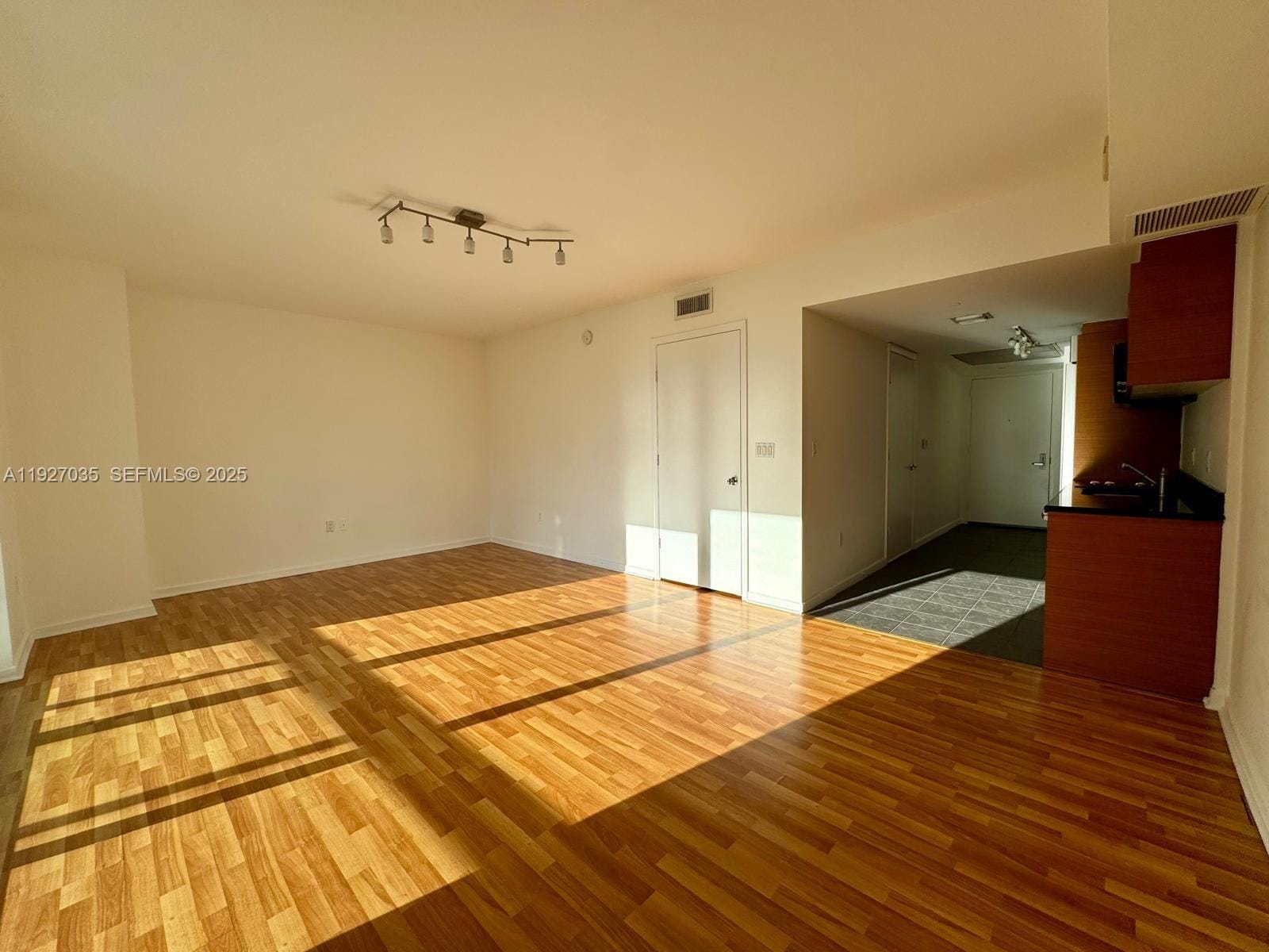 50 Biscayne Boulevard 1703 — photo 8