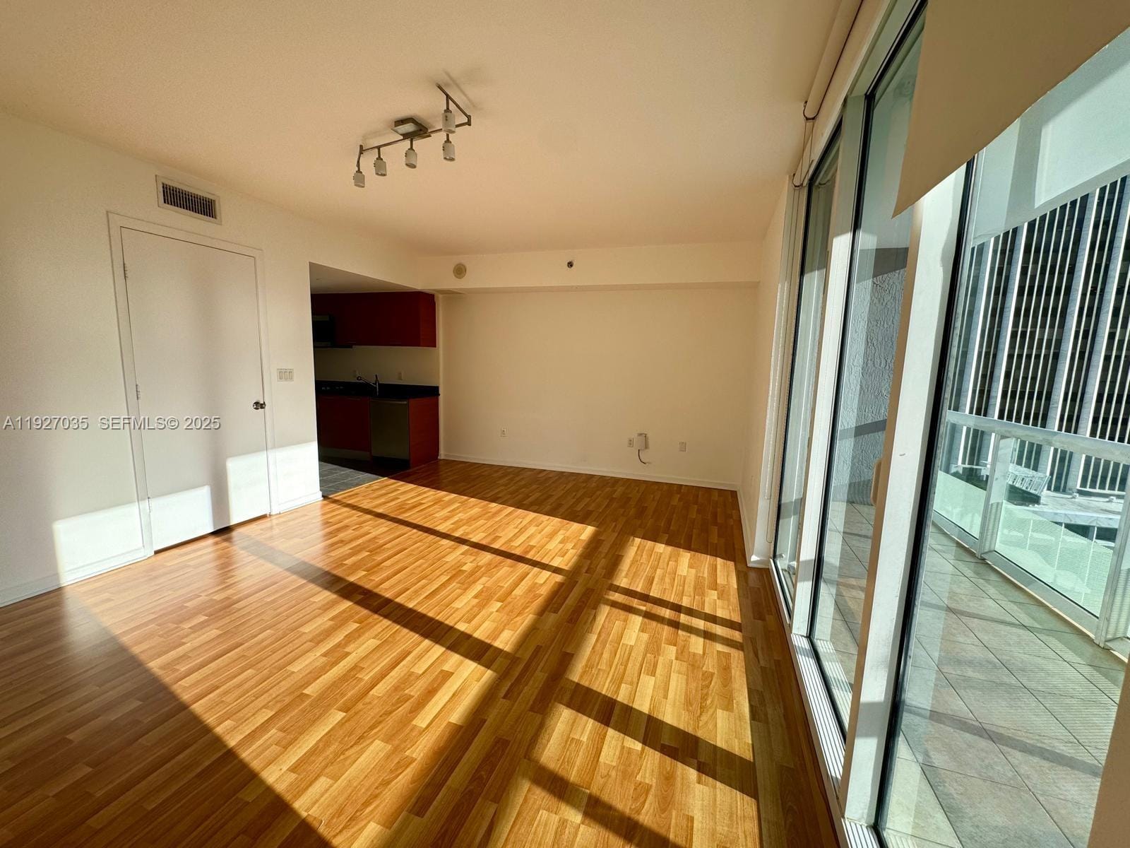 50 Biscayne Boulevard 1703 — photo 9