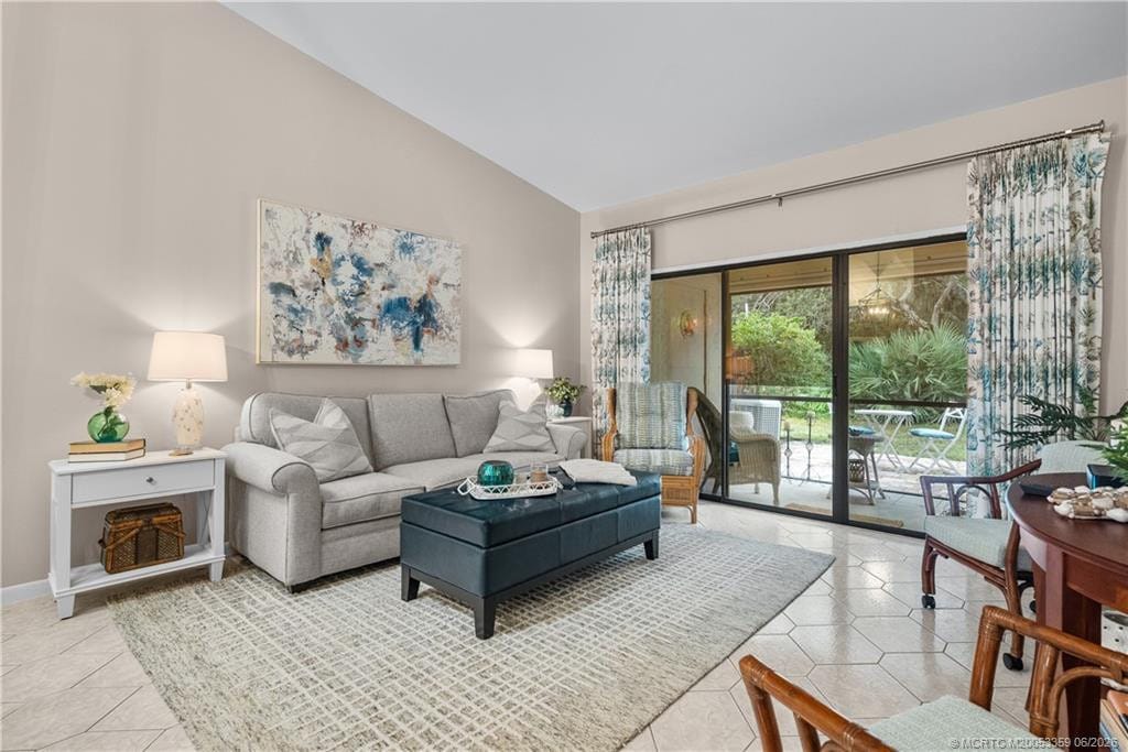 1544 SW Silver Pine Way 104F — photo 3