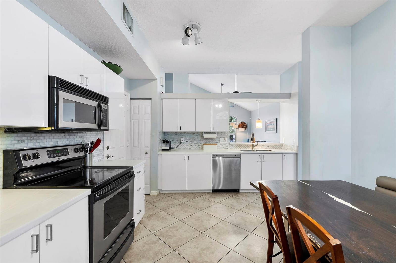 4020 Dorado Drive, Riviera Beach, FL 33418 photo 18