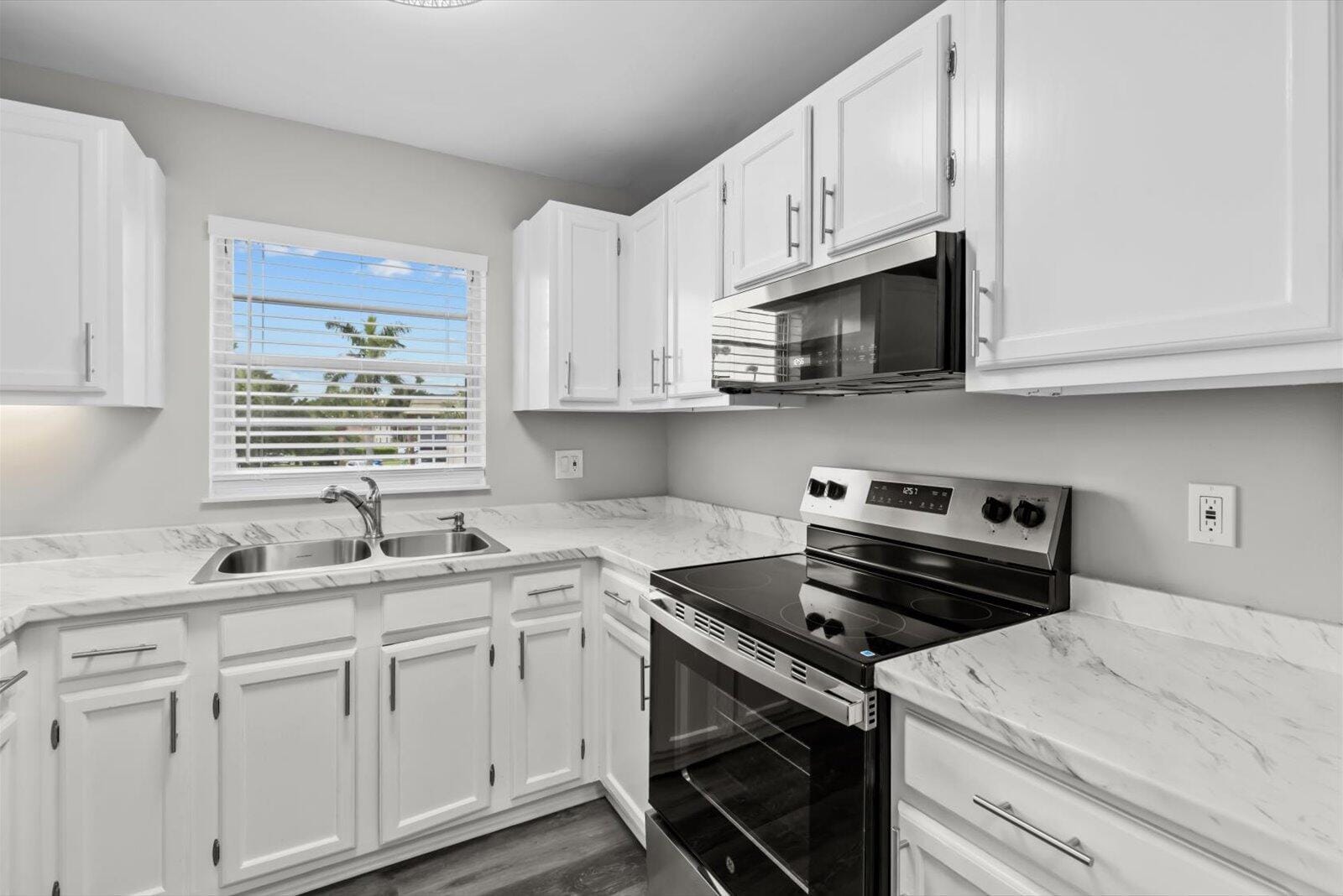 8 Vista Gardens Trail 201 — photo 5