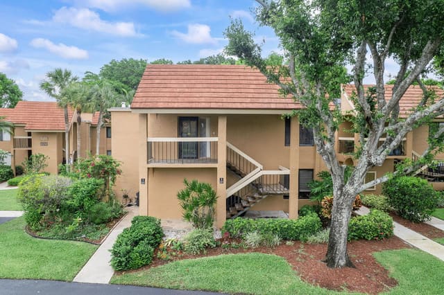 11234 Green Lake Drive 201, sold in Green Lakes Condo 1 Thru 21 Or3248p1, Boynton Beach, FL