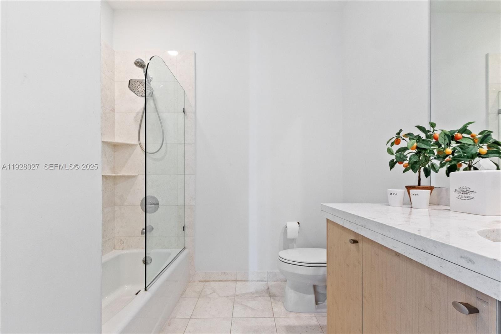 900 Brickell Key Boulevard 2002, Miami, FL 33131 photo 14